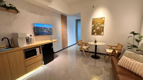 Likas Apartamento | Luxury, Cosy Seaview 1 bed Suite near SICC, Cuckoo