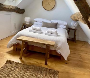 Stow-on-the-Wold Casa | Luxury Cotswold Cottage with hot tub in Stow on the Wold!
