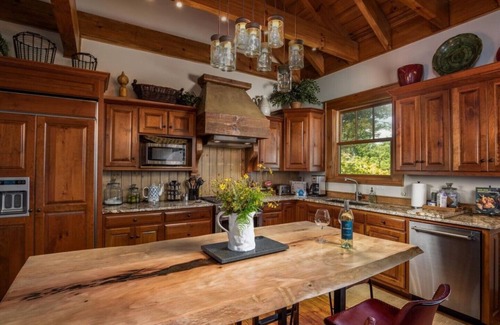 Boone Casa | Luxury Cottage-Amazing Views, Hot Tub, Game Room, Blue Ridge Mountain Club