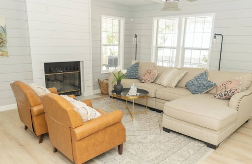Sulphur Casa | Luxury Cottage in Sulphur, Okla- come visit this completely renovated property!