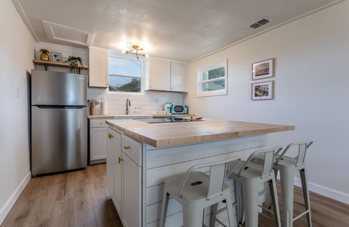 Lake Hamilton Cabaña | Luxury Cottage Near Legoland & Chain of Lakes