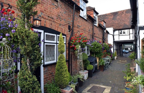 Windsor Cabaña | Luxury Cottage Near Windsor Castle