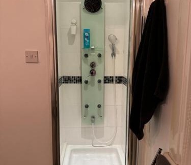 Leyton Casa | Luxury Cottage Room