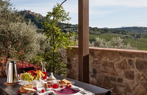 Montepulciano Cabaña | vista de paisaje de cabaña de lujo compartida de piscina compartida
