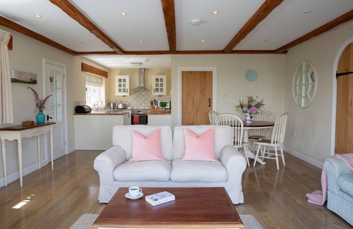 Bude Cabaña | Luxury Cottage With Indoor Swimming Pool In Stunning Rural Location Near Ocean