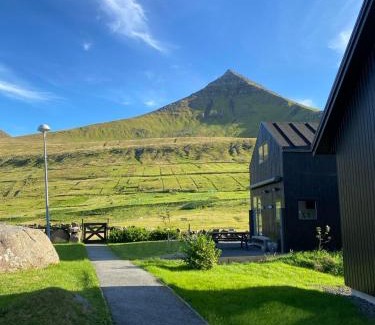 Gjogv Casa | Luxury Cottage with Stunning Views - Okkara summarhús við Gjógv