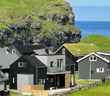 Gjogv Casa | Luxury Cottage with Stunning Views - Okkara summarhús við Gjógv