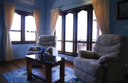 Anachal Villa | Luxury cottages with beautiful mountain view