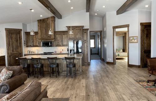 Rexburg Casa | Nueva suite de lujo Country Guest, capacidad para 10 personas, bañera de hidromasaje