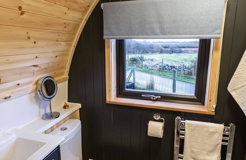 Brora Cabina | Luxury Couples Pod on the North Coast 500 Route