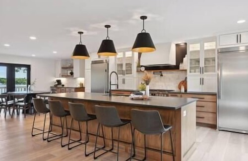 Alexandria Casa | Luxury Cowdry Cottage Lake Home