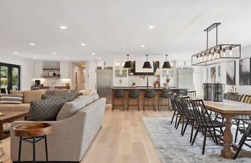 Alexandria Casa | Luxury Cowdry Cottage Lake Home