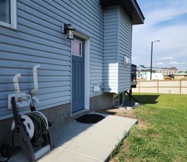Leduc Apartamento | Luxury Cozy Basement Suite