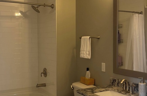King of Prussia Apartamento | Luxury, Cozy, Family Friendly Apartment in Heart of King of Prussia