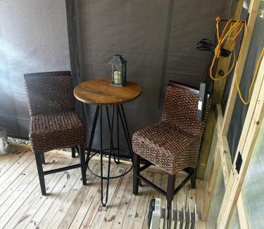 Buford Otro | Luxury Cozy Glamping Cabin Retreat Natural Hide Out
