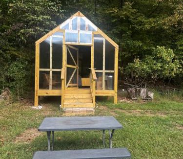 Buford Otro | Luxury Cozy Glamping Cabin Retreat Natural Hide Out