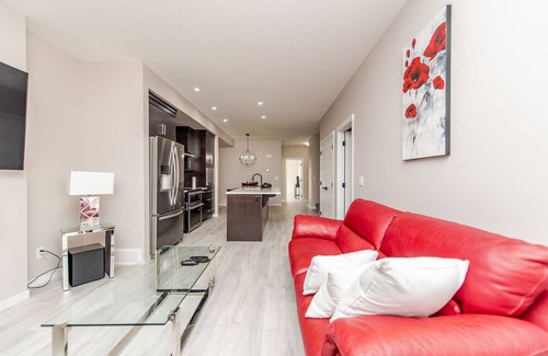Southwest Calgary Casa | Luxury cozy home in the south of Calgary