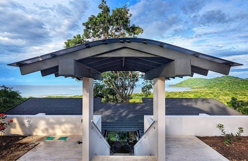 Cantón de Nandayure Villa | Luxury villa overlooking the beautiful beach of Playa Camaronal.