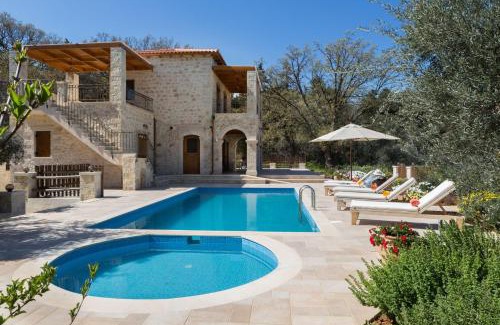 Vederi Villa | Luxury Crete Villa Villa Melpomeni 5 Bedrooms Private Pool & Private Playground Rethymno