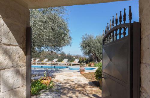 Vederi Villa | Luxury Crete Villa Villa Melpomeni 5 Bedrooms Private Pool & Private Playground Rethymno