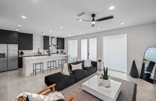 Desert Hot Springs Casa | Luxury Desert Retreat & Backyard Saltwater Oasis!