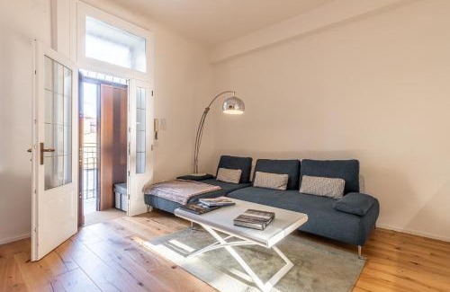 Zona Padova Apartamento | Luxury Design Apt, Comfy w/A/C, WiFi & Netflix