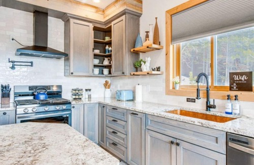 Saint Mary's Cabina | Luxury Designer Cabin with Views