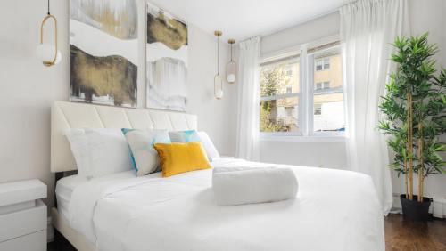 White Plains Casa | Luxury Designer Home near NYC with Free Parking
