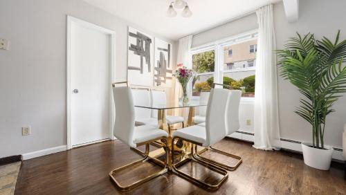 White Plains Casa | Luxury Designer Home near NYC with Free Parking