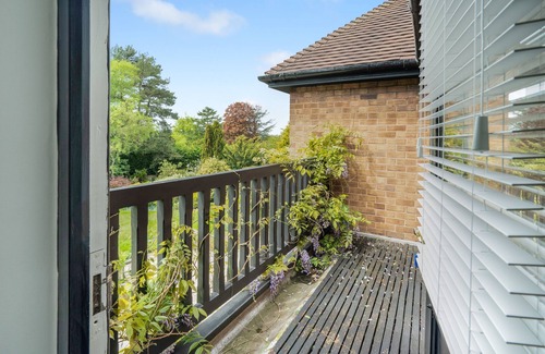 Lichfield Cabaña | Luxury Designer Mansion in West Midlands Countryside
