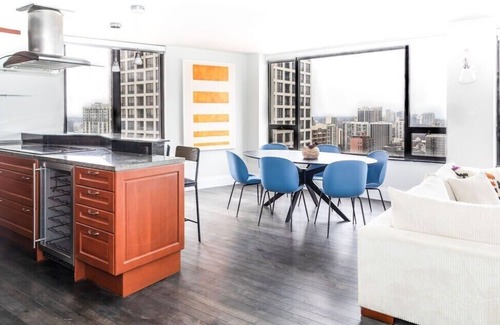 Rush and Division Apartamento | Luxury Designer Penthouse North - Pool - Gold Coast