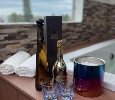 Santiago Province Apartamento | Luxury 5 Beds Penthouse - Private Jacuzzi & Karaoke Bar & Free Parking