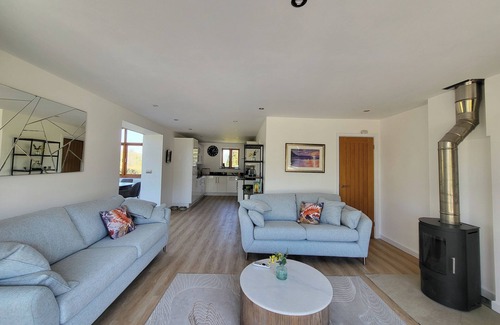 Totnes Casa | Luxury Dog Friendly Cottage - Golf & Spa Breaks