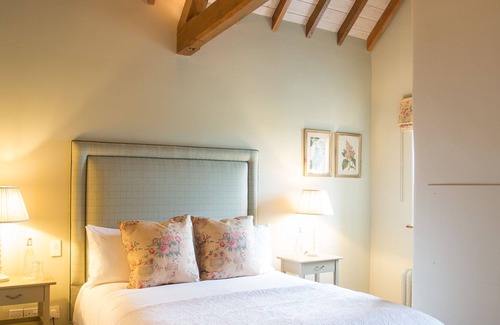 Edington Cama Y Desayuno | Luxury Double Ensuite Priory at The Three Daggers