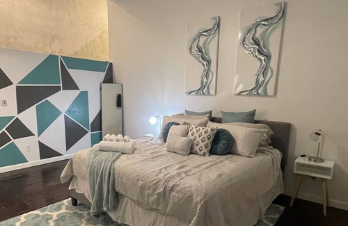 Downtown Memphis Apartamento | LUXURY DOWNTOWN CONDO “WALKING DISTANCE TO EVERYTHING”.