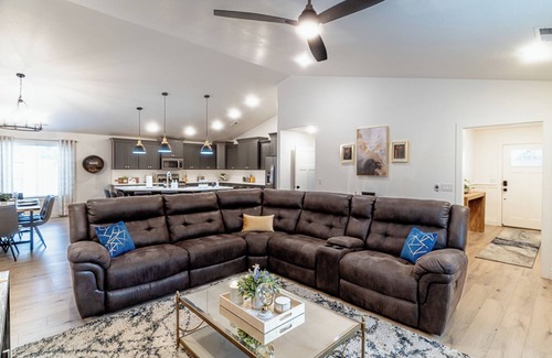 Cedar City Casa | Luxury Downtown Getaway - Private 20ft Swim Spa