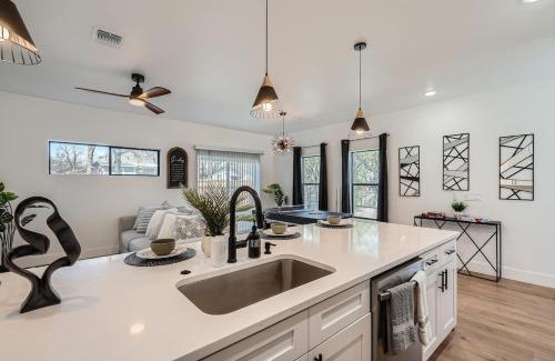 Denver Heights Casa | Luxury Downtown Oasis, Pool Table, Near Riverwalk