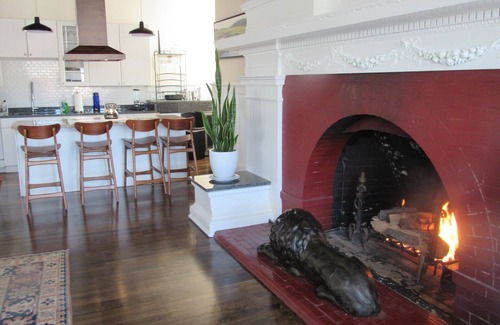 New Bedford Apartamento | Luxury downtown Penthouse Steps to Martha's Vineyard ferry