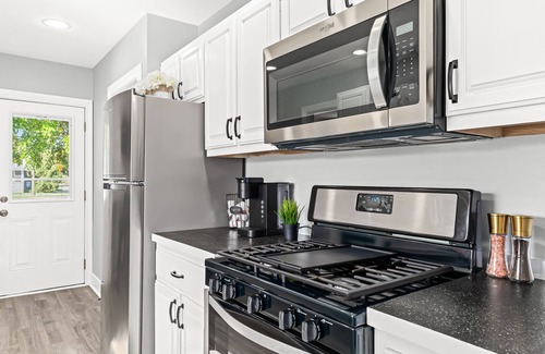 Royal Oak Casa | Luxury Downtown Royal Oak Home with "Patio" "Propane Fire Pit " & "Game Room"!!