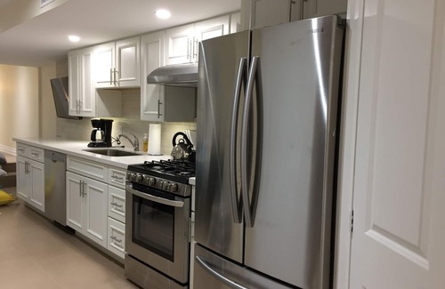 Alexandra Park Apartamento | Luxury Downtown Toronto Basement Suite - Heart of Queen West- 20 minutos a pie de CN