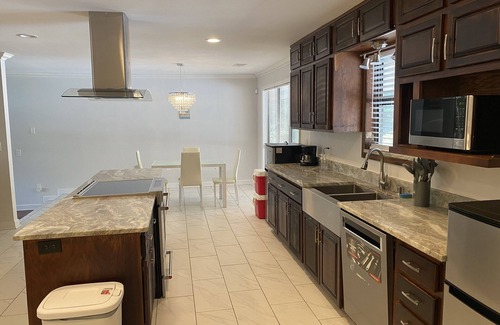 Lithonia Casa | Luxury Duplex: Great for Romantic Getaway or Family Vacation (8 GUESTS MAXIMUM)