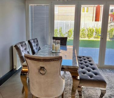 Durham Casa | Luxury Durham Home in DH1, Free Parking, No Fees