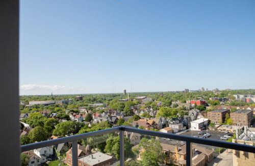 Lower East Side Apartamento | Luxury East Side Studio Apt Near Brady St with Balcony
