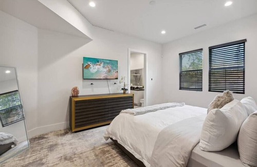 Castaic Casa | Luxury, Elegance, Views: LA Gem