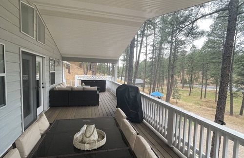 Ruidoso Cabina | Luxury Elk palace with hot tube and pool table and playground for kids