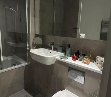 Newham Apartamento | Luxury Entire 1 Bed flat, Excel, City airport, Custom House