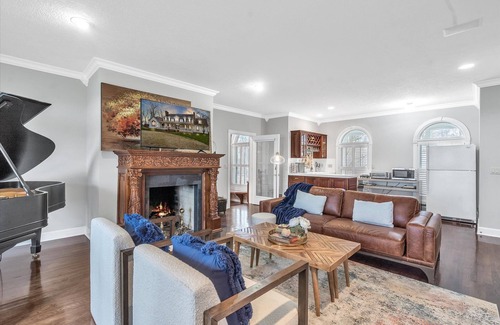 Shaftsburg Casa | Luxury Escape at the Estate at Williamston near MSU