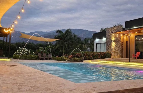 Olaya Casa | Finca de Lujo con Piscina y Jacuzzi Privado