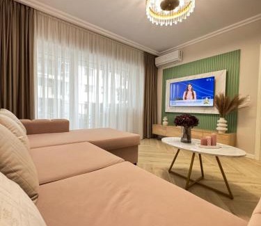 Iasi Apartamento | Luxury Evergreen Towers by Glam Apartments