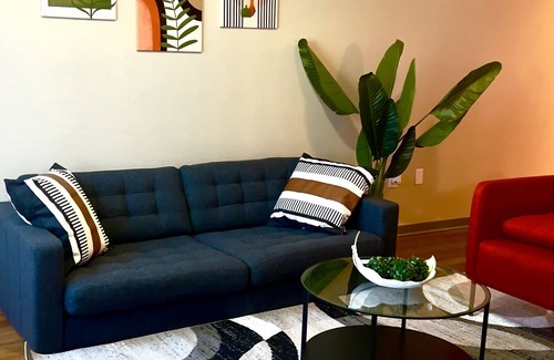 George Bush Park/Eldridge Apartamento | Luxury, Exquisite, Tastefully Furnished Space for Couples and Families"